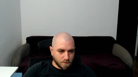 Snapshot of r0bila chatting on November 15, 11:10 pm R0bila online show from November 15, 11:10 pm