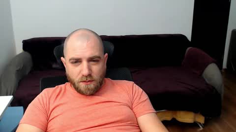 Snapshot of r0bila chatting on November 23, 11:26 pm R0bila online show from November 23, 11:26 pm