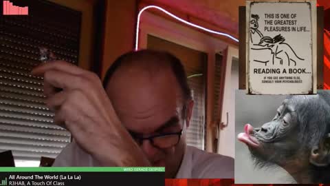 Snapshot of r_2d2_ chatting on December 19, 8:54 am dj mike online show from December 19, 8:54 am