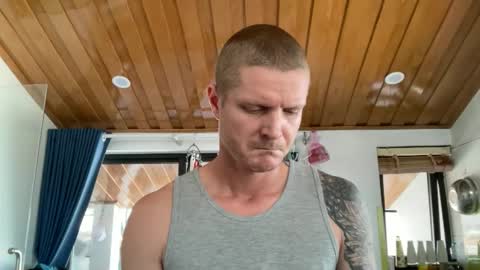 rabbit_eyes69 online show from January 9, 4:37 am