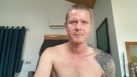 rabbit_eyes69 online show from May 3, 3:56 am