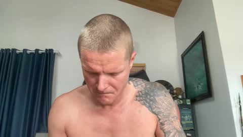 rabbit_eyes69 online show from May 10, 3:23 am