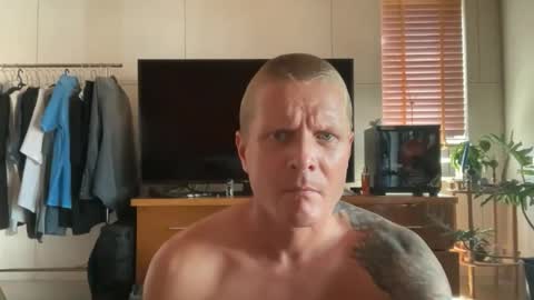 rabbit_eyes69 online show from May 24, 2:27 am