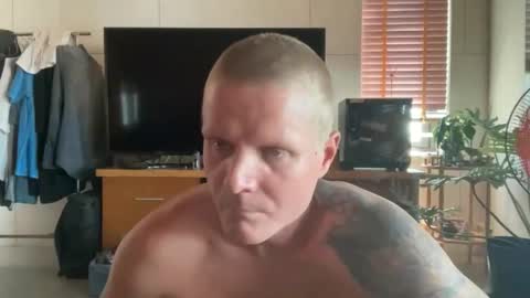 rabbit_eyes69 online show from May 27, 2:41 am