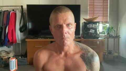 rabbit_eyes69 online show from June 13, 8:01 am