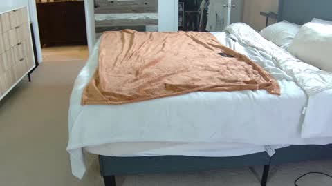 Snapshot of rach_rach chatting on March 12, 8:48 pm Rachel Rivers online show from March 12, 8:48 pm