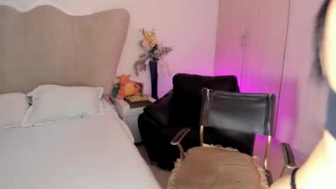 natalia  -  online show from October 21, 3:40 am