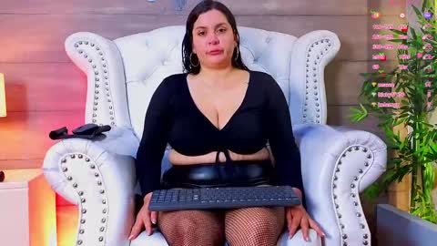 Snapshot of rachel_carlton chatting on June 2, 11:51 pm Rachel online show from June 2, 11:51 pm