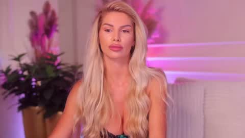 rachel_quinn_ online show from June 30, 3:40 am