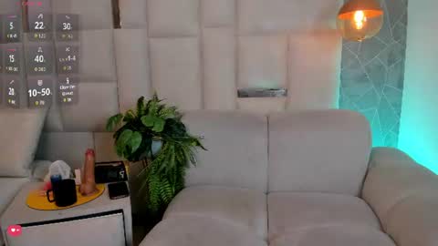 Snapshot of rachel_ruso chatting on June 15, 5:31 am RACHEL online show from June 15, 5:31 am