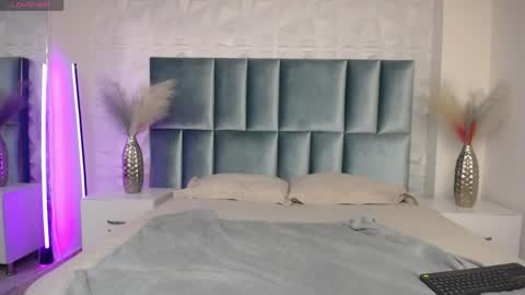 Snapshot of rachel_wren chatting on March 25, 11:38 am Rachel online show from March 25, 11:38 am