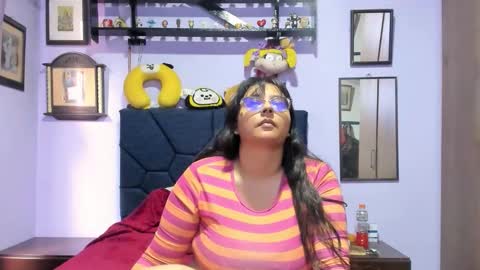 Snapshot of racheljames28 chatting on November 11, 3:01 pm racheljames28 online show from November 11, 3:01 pm