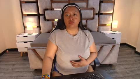 Snapshot of rachell_carter chatting on May 27, 4:31 am rachell_carter online show from May 27, 4:31 am