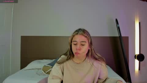 Rachell online show from May 15, 4:08 am