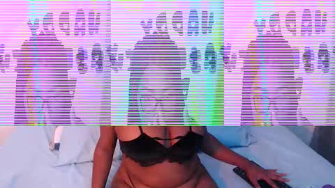 Snapshot of rachell_smithxx chatting on March 22, 3:43 am RACHELL online show from March 22, 3:43 am