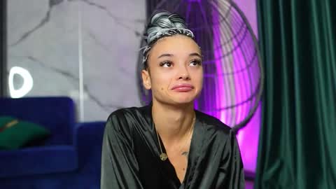 Snapshot of rachelravee chatting on November 2, 5:21 am Ann online show from November 2, 5:21 am