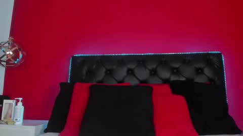 radiant_sapphire online show from December 7, 2:46 pm