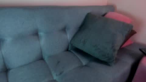 radiant_sapphire online show from December 20, 6:19 am
