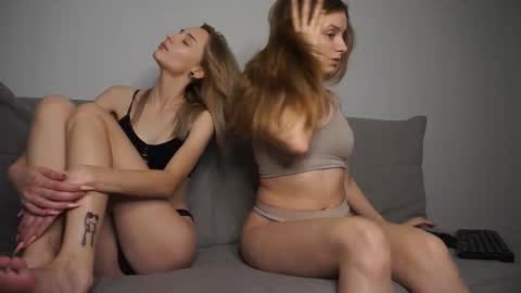 Sara online show from November 4, 5:23 pm