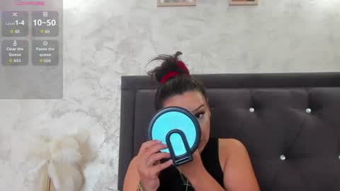 raelledarkstar online show from June 15, 7:21 am