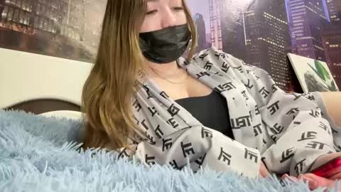 Raelyn online show from March 4, 7:11 pm