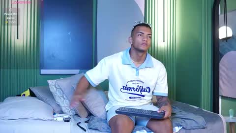 rafa_cruz online show from November 18, 12:42 pm