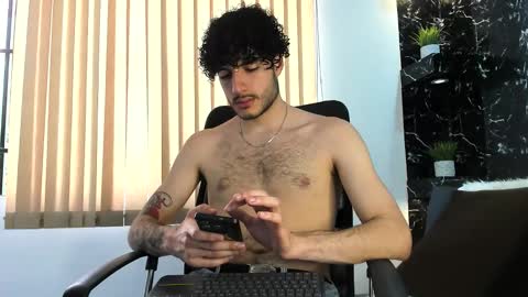 R A F A E L online show from November 21, 9:02 pm