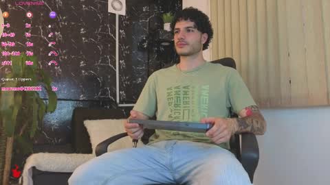 Snapshot of rafael_mendez chatting on April 3, 8:51 pm R A F A E L online show from April 3, 8:51 pm
