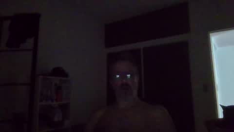 Snapshot of rafaelsel chatting on November 5, 2:11 am Big Uncle Jungle online show from November 5, 2:11 am