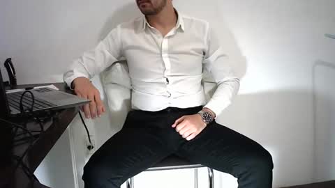 Snapshot of rafaelssk chatting on May 10, 5:40 pm elenacam online show from May 10, 5:40 pm