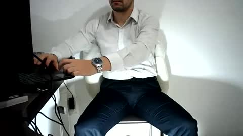 Snapshot of rafaelssk chatting on May 25, 9:15 am elenacam online show from May 25, 9:15 am