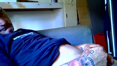 Bigthickdickinvic online show from February 17, 2:53 am