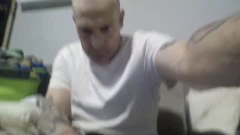 Snapshot of ragingzef69 chatting on April 5, 7:33 pm Bigthickdickinvic online show from April 5, 7:33 pm