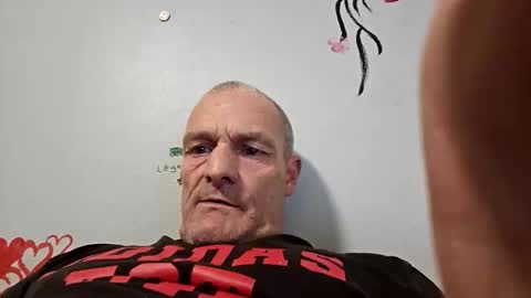 Snapshot of ragingzef69 chatting on April 16, 10:45 pm Bigthickdickinvic online show from April 16, 10:45 pm