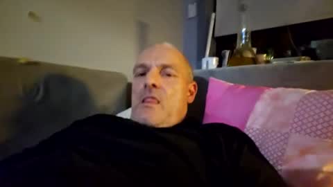 Snapshot of ragingzef69 chatting on April 18, 5:17 pm Bigthickdickinvic online show from April 18, 5:17 pm