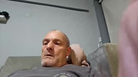 Snapshot of ragingzef69 chatting on April 19, 6:43 pm Bigthickdickinvic online show from April 19, 6:43 pm