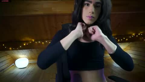 Snapshot of raichell_magicts chatting on March 23, 2:43 pm 60 off online show from March 23, 2:43 pm