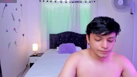 Snapshot of raiderandroxie chatting on November 21, 1:54 pm raider and roxie online show from November 21, 1:54 pm