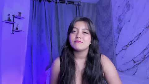 raiderandroxie1 online show from July 12, 2:13 am