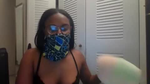 Snapshot of raii8092 chatting on October 23, 3:17 am raii8092 online show from October 23, 3:17 am
