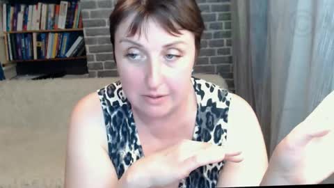 rainbowladyy online show from September 18, 11:45 am