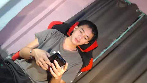 Snapshot of raindrop_cummmer chatting on March 23, 9:52 pm rain online show from March 23, 9:52 pm