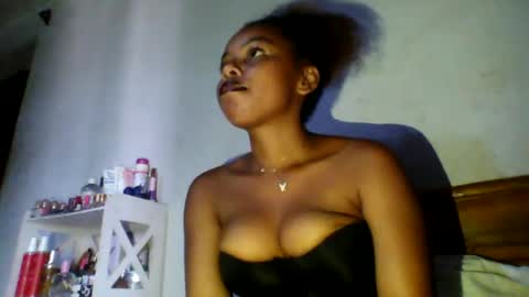 Snapshot of raissa38 chatting on November 16, 11:05 am raissa38 online show from November 16, 11:05 am