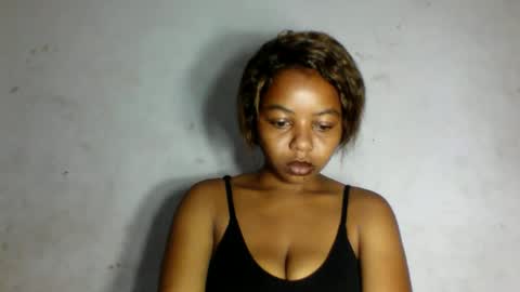 Snapshot of raissa38 chatting on December 16, 3:00 am raissa38 online show from December 16, 3:00 am