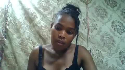 Snapshot of raissalove688460 chatting on June 2, 2:19 pm raissalove688460 online show from June 2, 2:19 pm