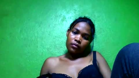 Snapshot of raissalove688460 chatting on June 7, 8:23 pm raissalove688460 online show from June 7, 8:23 pm