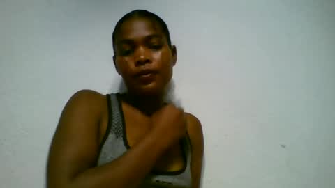 Snapshot of raissalove688460 chatting on June 15, 6:59 am raissalove688460 online show from June 15, 6:59 am