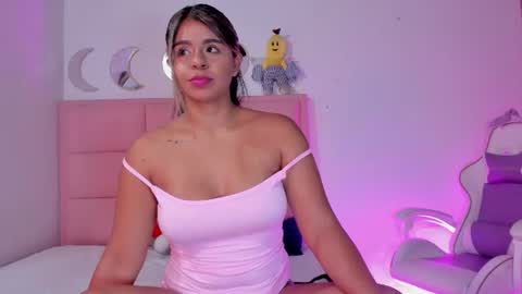 Snapshot of rajjnar_nina chatting on July 23, 12:13 am Nina online show from July 23, 12:13 am