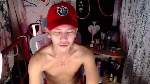 Snapshot of ralfhuge24 chatting on February 14, 10:45 am ralfhuge24 online show from February 14, 10:45 am