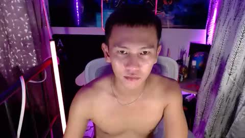 Snapshot of ralfhuge24 chatting on February 15, 6:32 am ralfhuge24 online show from February 15, 6:32 am